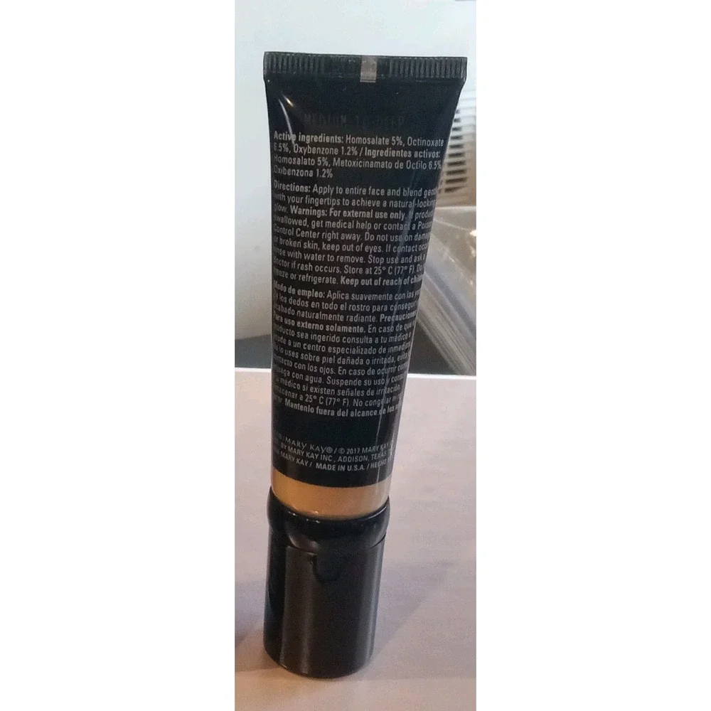 Mary Kay CC Cream Sunscreen Broad Spectrum SPF 15 - Medium to deep - 1 fl oz NIB